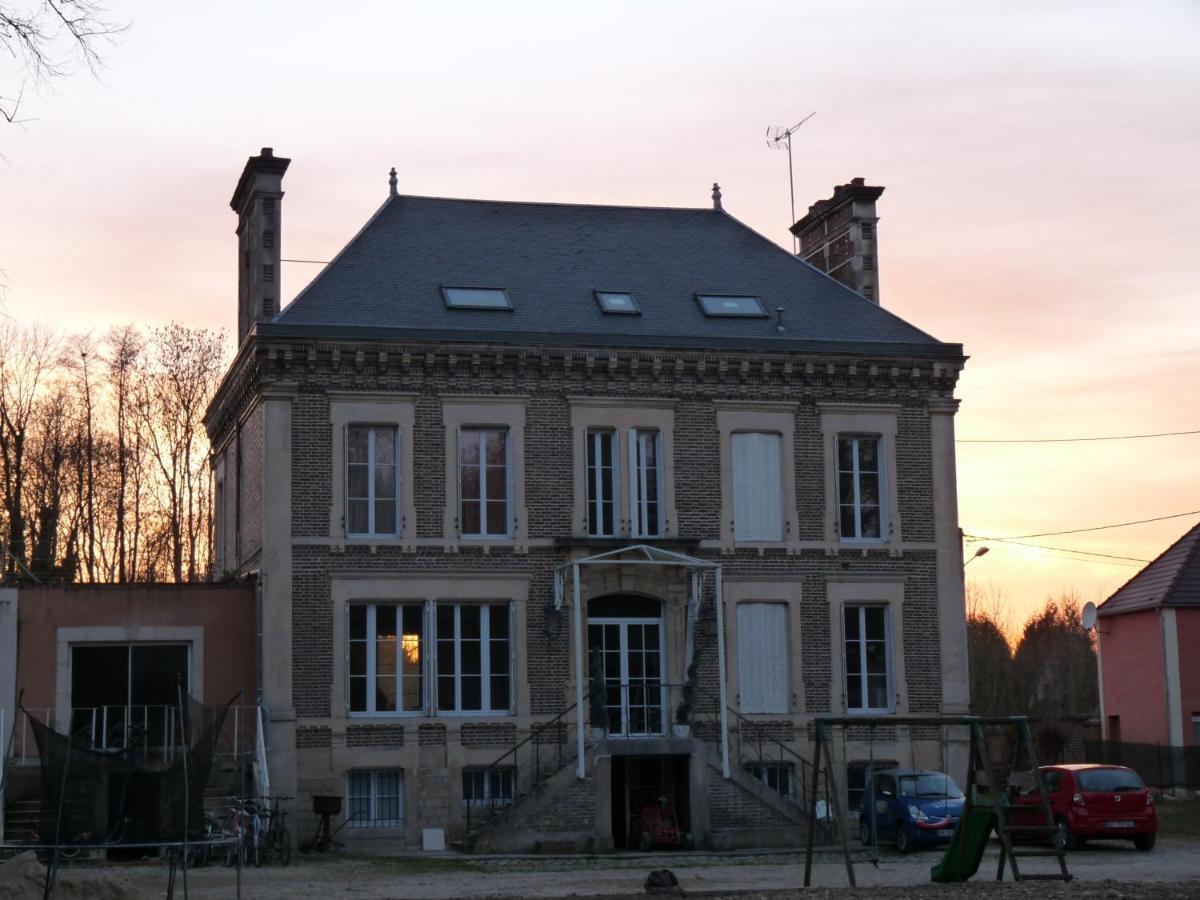 L'Etape Famille Apartamento Estissac Exterior foto
